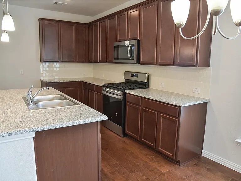 2068 Barx Dr — Photo 9