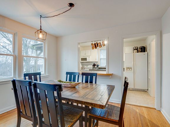 5th image of 1701 Sherwood Ln