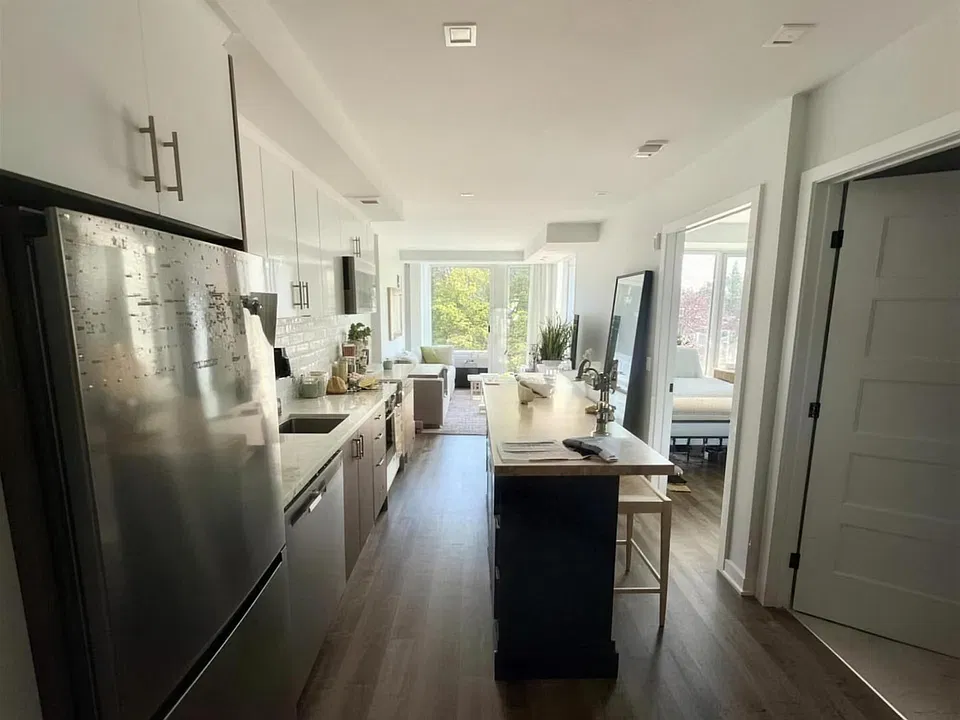 28 Pretoria Ave #408