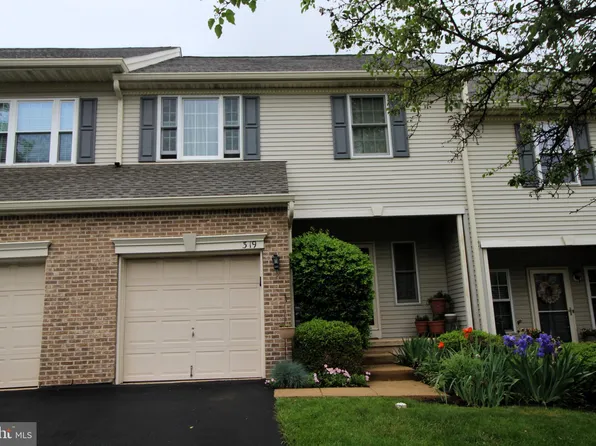 319 Fieldstone Dr, New Hope, PA 18938