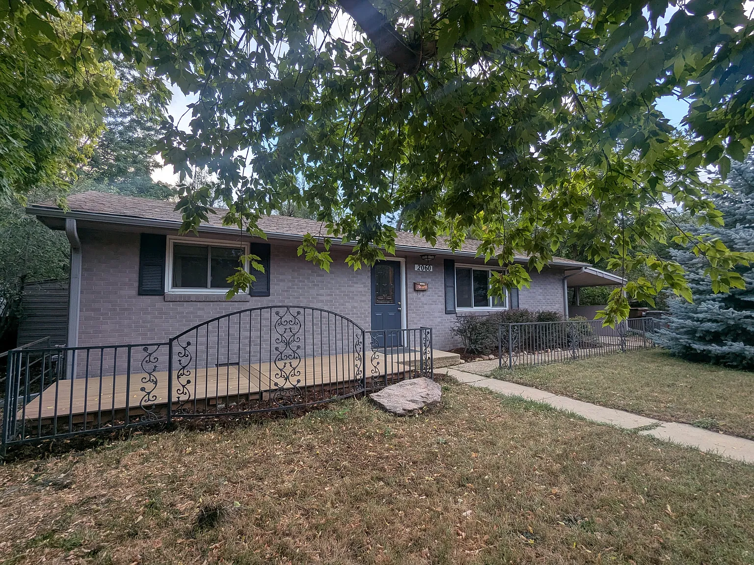 3 bed, 1050 sqft, $3,200 — Photo 1