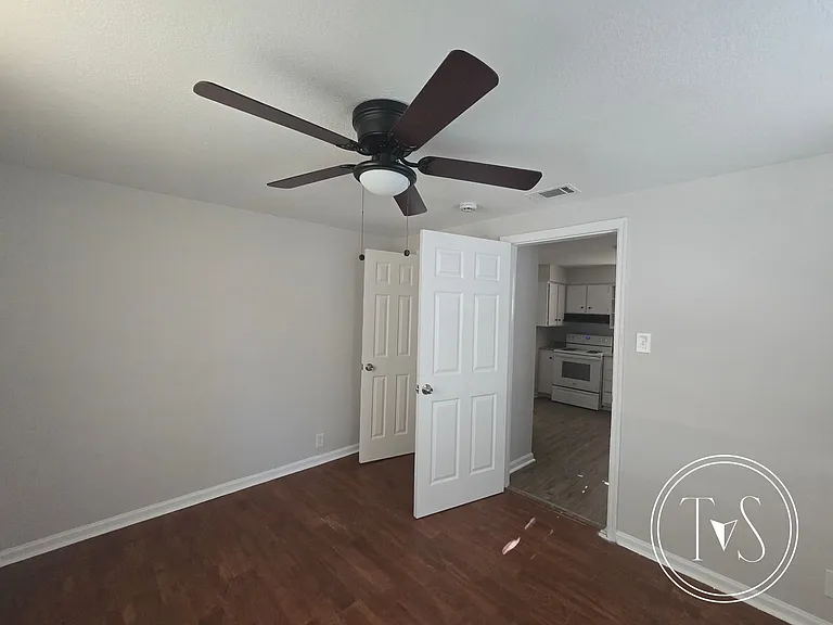 503 Gould St — Photo 16