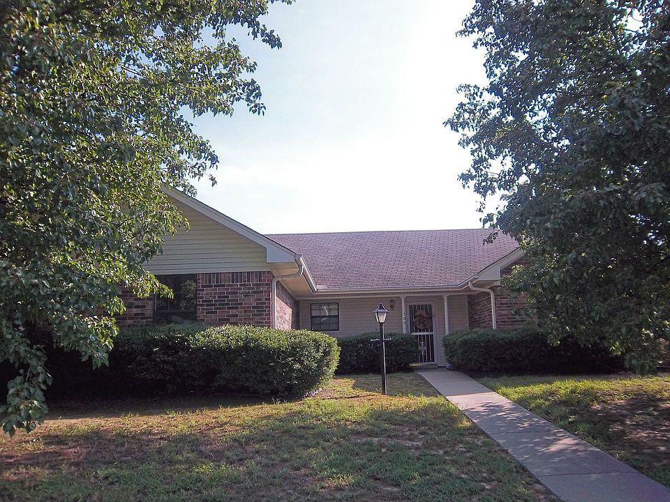 1st image of 700 Honeysuckle Hills Ct