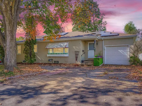 308 Pershing Ave N, New Prague, MN 56071