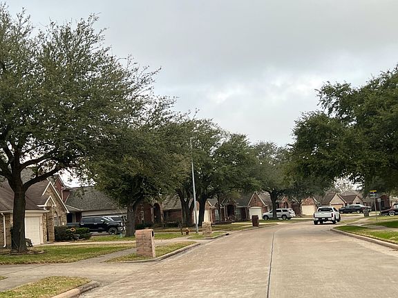5th image of 909 Park Green Dr