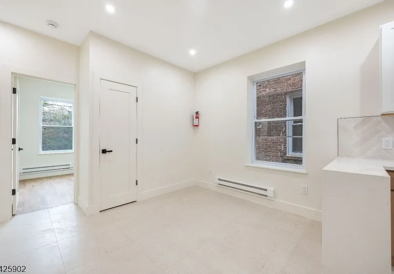 10 School St #2 — Photo 3