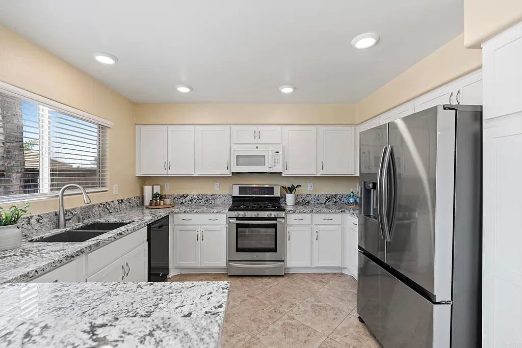 4 bed, 1717 sqft, $4,500 — Photo 1