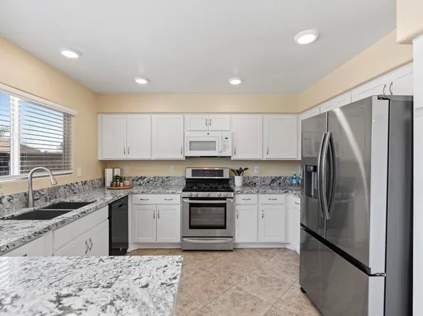 8950 Gateway View Ct, El Cajon, CA 92021