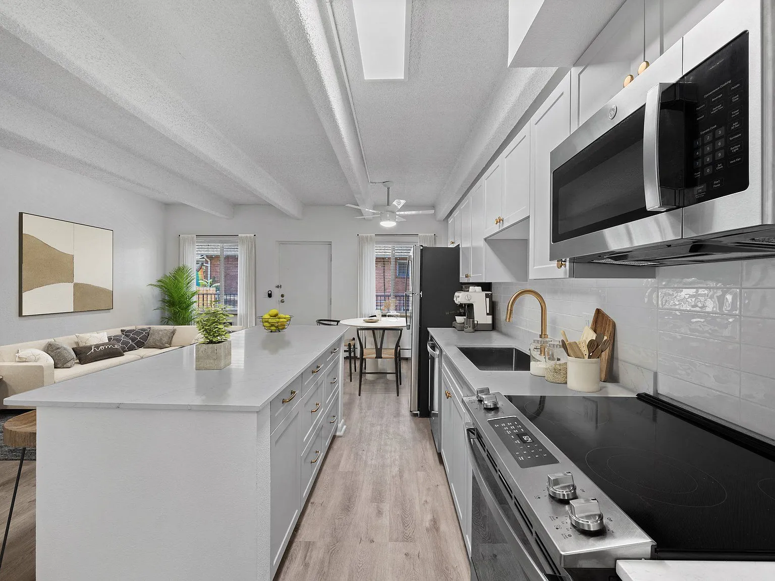 Charmel Apartments — Photo 3