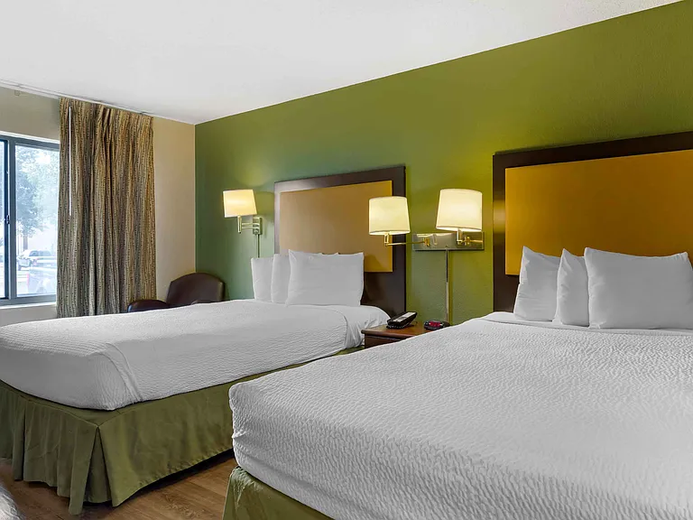 Studio Suite - 2 Full Beds