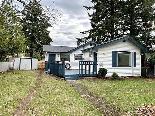 712 NE 2nd Ave Photo 1