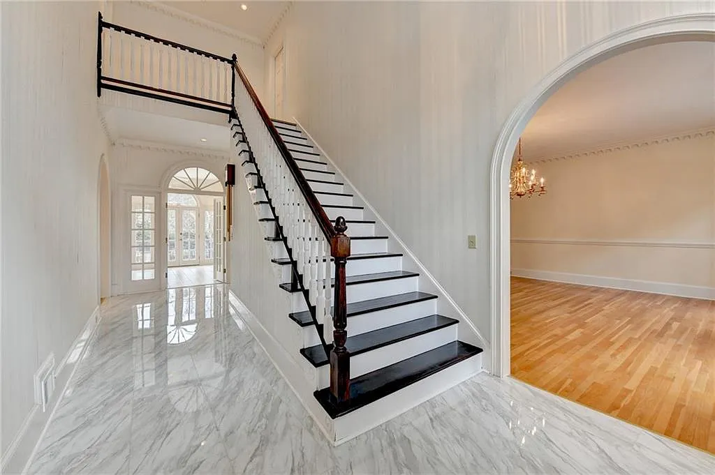 5 bed, 5.5 bath, 7800 sqft, $6,500 — Photo 4