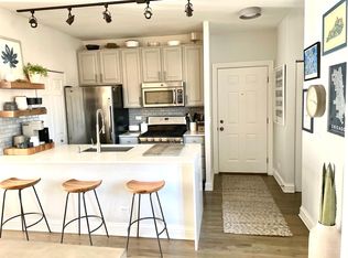 1245 W George St APT 403, Chicago, IL 60657