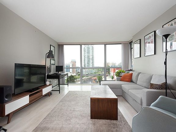 5th image of 14 Begbie St #902