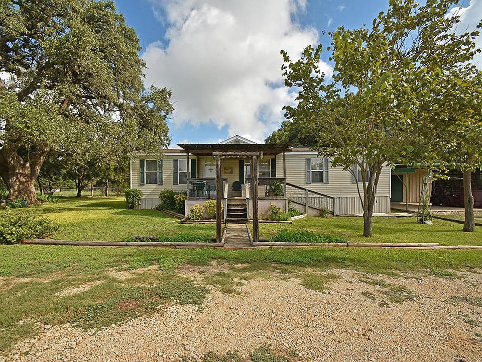 1st image of 200 Rolling Oaks Dr