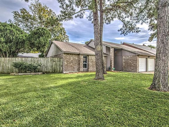 2nd image of 2174 Fort Laramie Dr