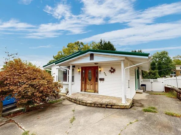 424 Green Oak Dr, Huntington, WV 25705