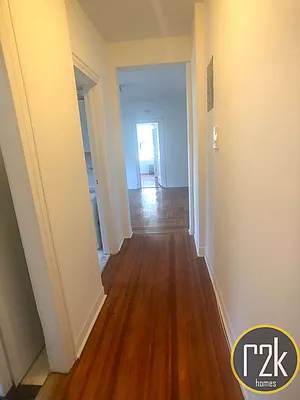 Rented by Realty 2000 Corp | media 10