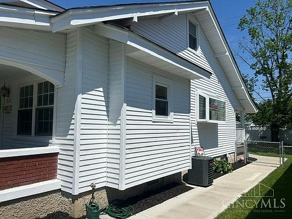 3rd image of 928 Hooven Ave