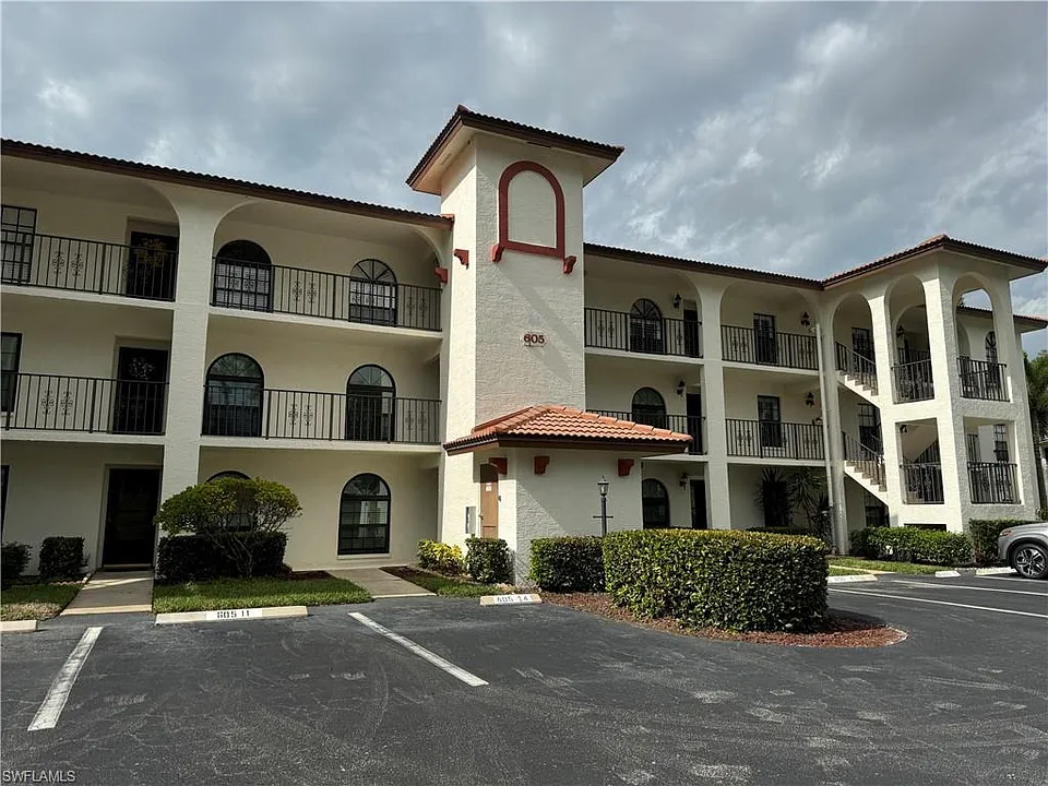 605 Augusta Blvd #14