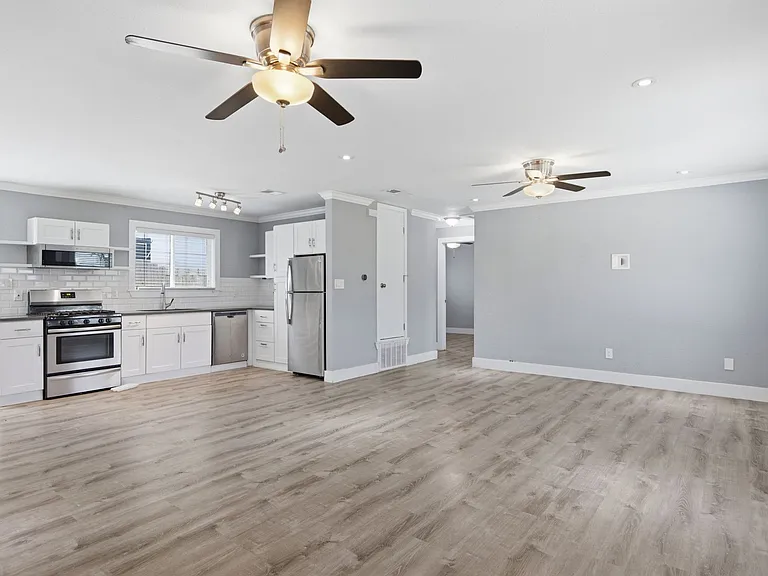 1103 Booker Ave #B — Photo 25