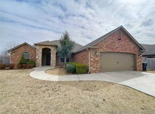 3693 Lexington Ave, Tahlequah, OK 74464