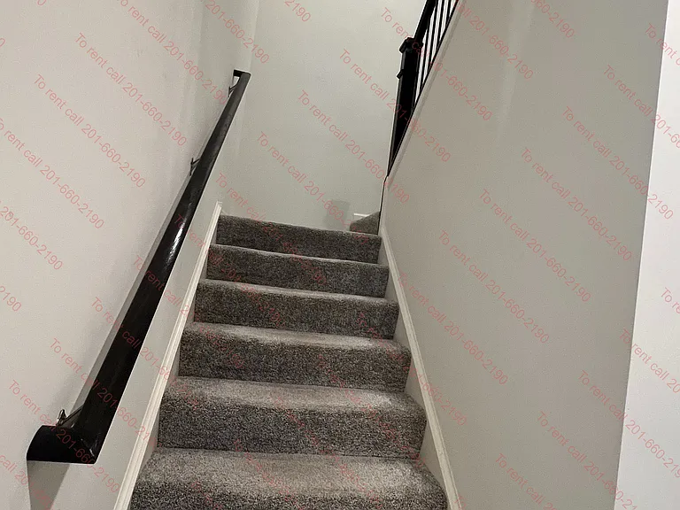 1060 Moraine Dr — Photo 10