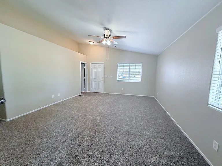 2817 King Michael Ave — Photo 13