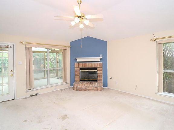 4th image of 10229 Tustin Ter