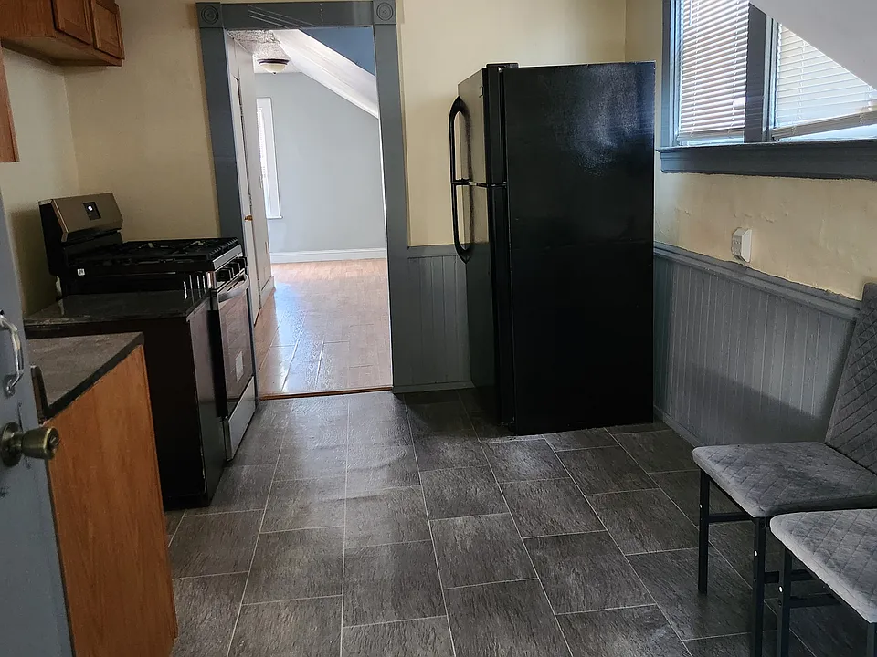 14 Whipple Ave #2