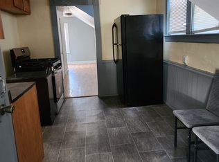 14 Whipple Ave Floor 2, Cranston, RI 02920