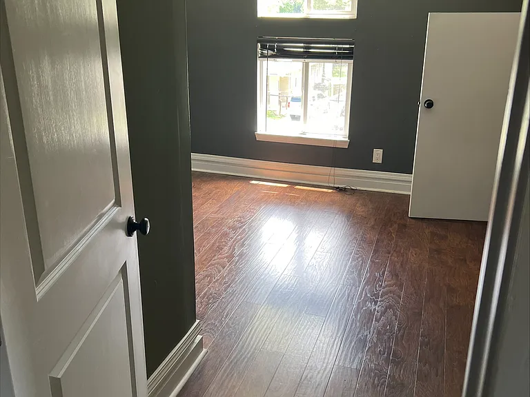 2590 Oxford Ave — Photo 6