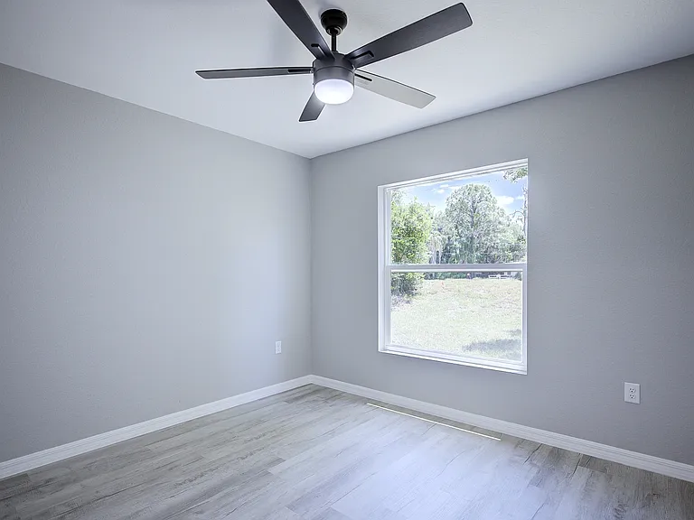 136 Friendly Cir — Photo 24