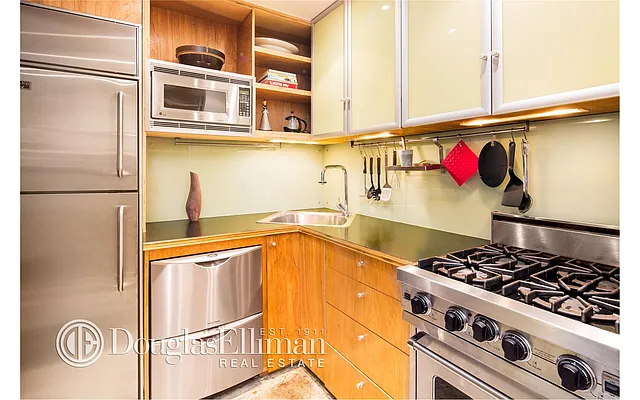 Rented by Douglas Elliman | media 7