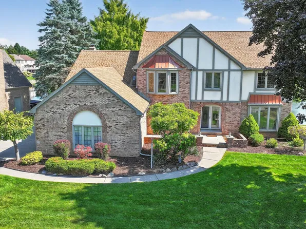 48342 Lake Valley Dr, Shelby Township, MI 48317