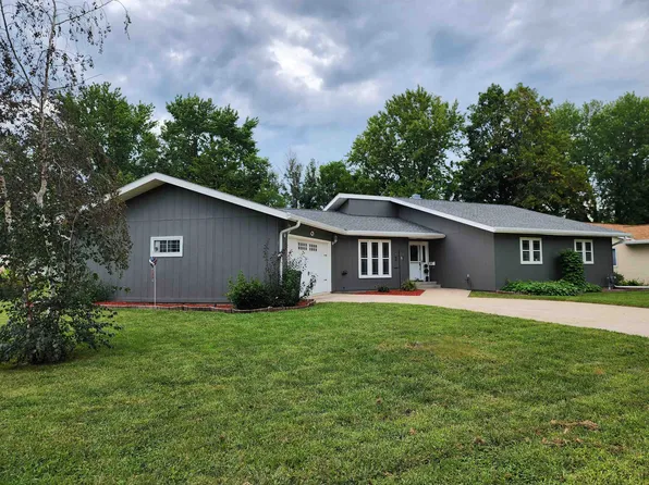 321 Bissell St, Laurens, IA 50554