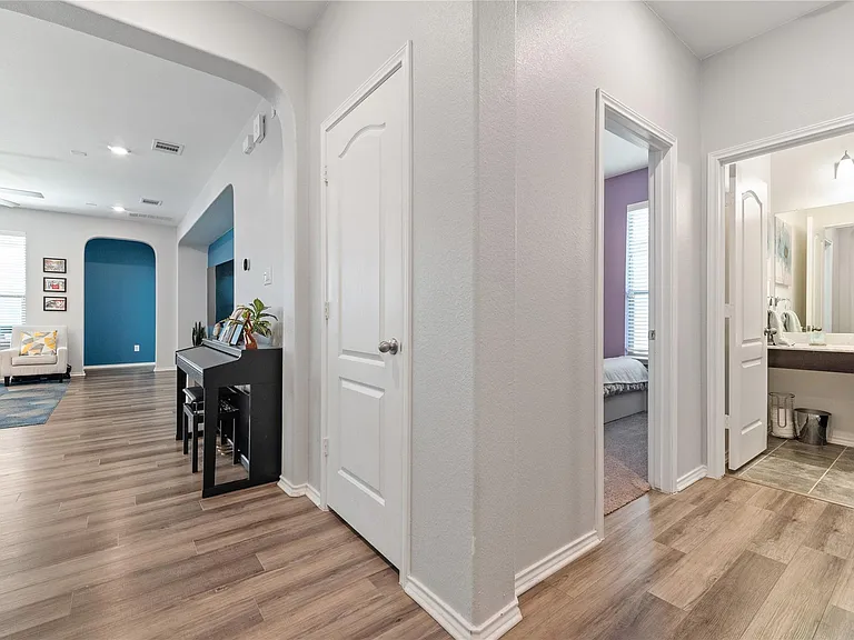 13921 Abraham Lincoln St — Photo 26