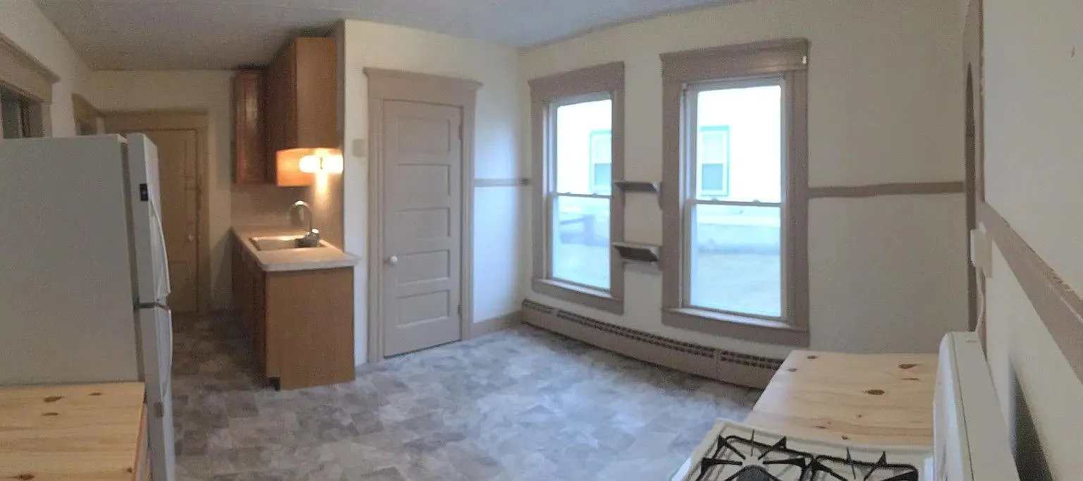267 Cartier St — Photo 1