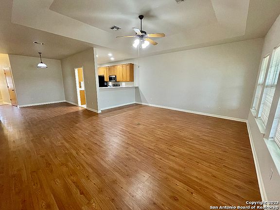 3rd image of 323 BONNER BLVD