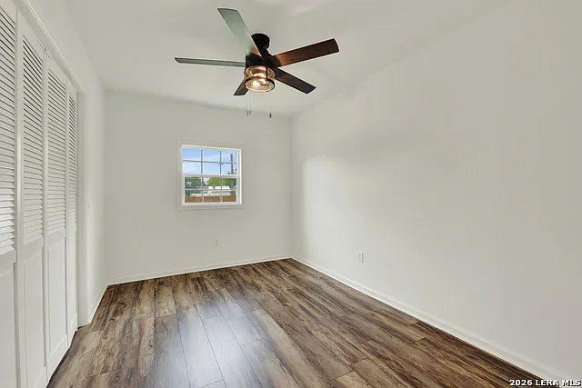 312 N Lavernia — Photo 21