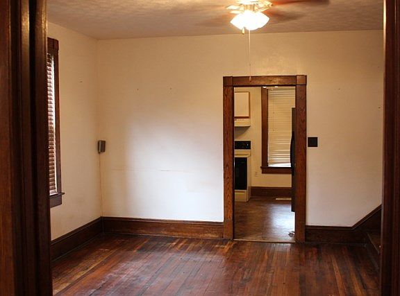 2nd image of 806 5th St