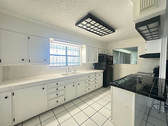 3rd image of 5608 McKnight Dr