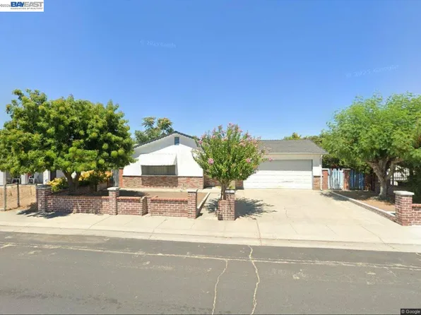 587 Somoa Ln, Lathrop, CA 95330
