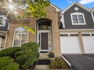 25 Wellesley Cir, Northbrook, IL 60062