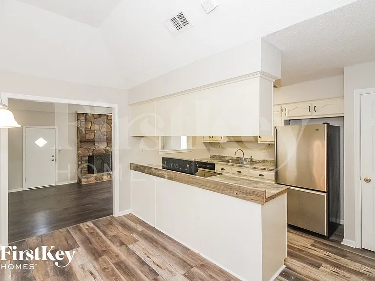 7134 Markim Dr — Photo 7