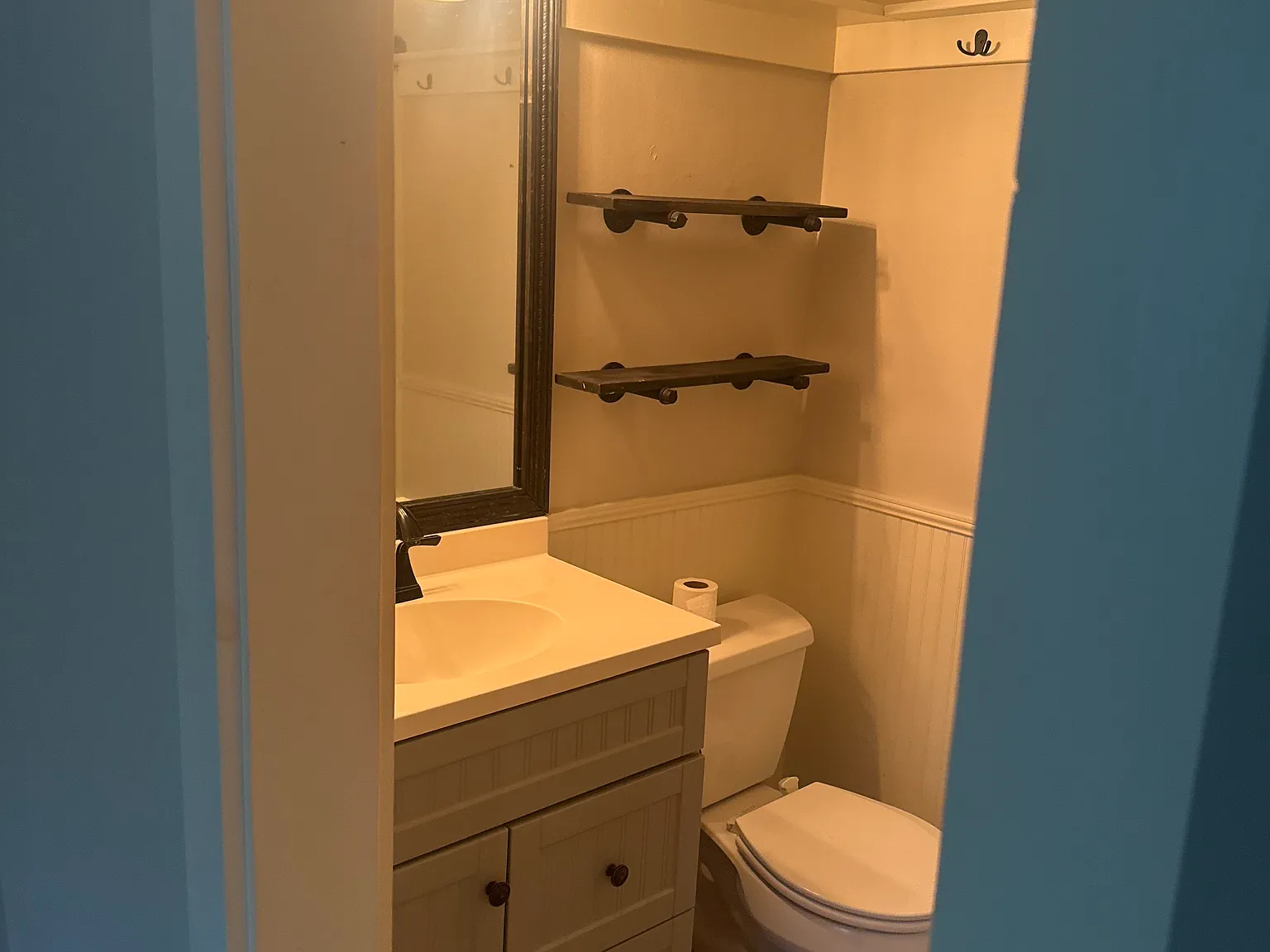 2 bed, 2.5 bath, 1350 sqft, $1,900 — Photo 2