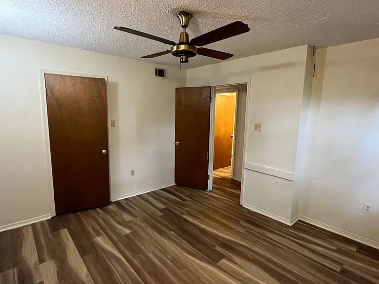 1506 N Nashville Cv — Photo 6