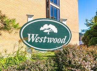 100 Kane St APT C5, West Hartford, CT 06119
