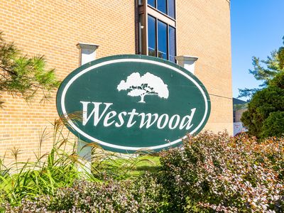 100 Kane Street APT C5, West Hartford, CT, 06119