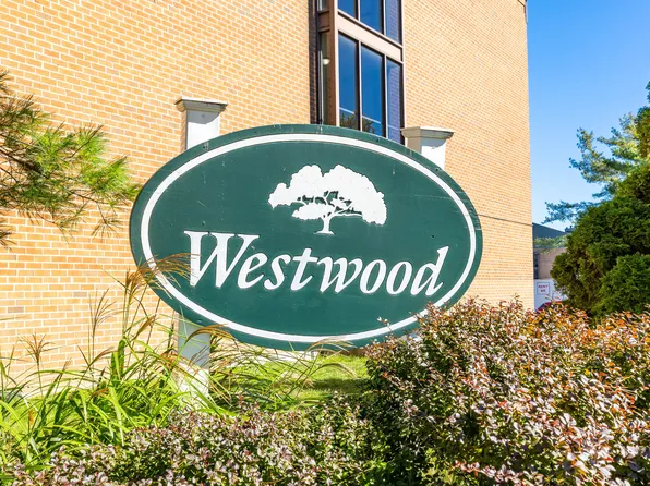 100 Kane Street APT C5, West Hartford, CT 06119